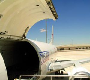 La terminal de carga del aeropuerto de Ciudad Real inicia actividad con su primera ruta entre Vigo y Canarias
