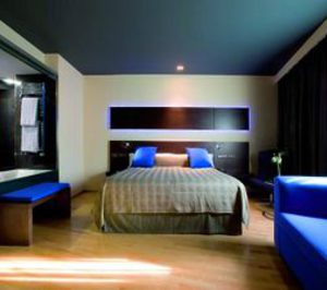 Las pernoctaciones y el gasto de los turistas extranjeros volvieron a caer en mayo