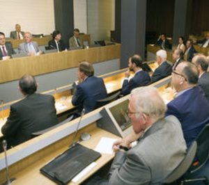 Los representantes patronales del Transporte exponen a José Blanco sus demandas