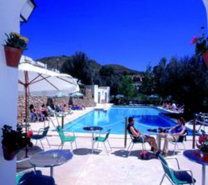 Hotelux llevará la explotación de las Villas Turísticas de Andalucía