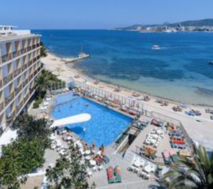 El Gobierno aprueba una partida de 1.030 M para el sector turístico