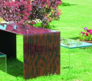 Lamidur ofrece mobiliario para exterior en vidrio templado