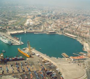 El puerto de Valencia crece un 2% y supera al Bahía de Algeciras  