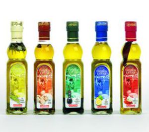 Carbonell lanza una gama de aceites con condimentos