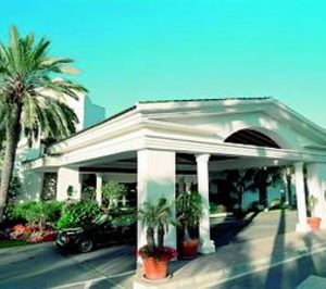 Acuerdo con la propiedad de Los Monteros para reabrir a mediados de septiembre