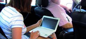 Taxistas y usuarios apuestan por el acceso a Internet en el taxi, según Medion