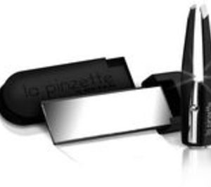 Beter lanza una pinza con luz y espejo para las cejas