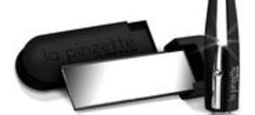 Beter lanza una pinza con luz y espejo para las cejas