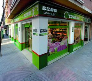 Supermercados Santaella implanta el nuevo modelo comercial de Covirán