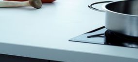 Levantina presenta una encimera de porcelánico Techlam