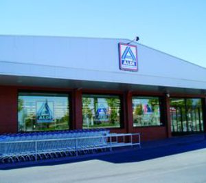 Aldi ha inaugurado 1,5 tiendas/mes, mientras Lidl casi duplica esa ratio