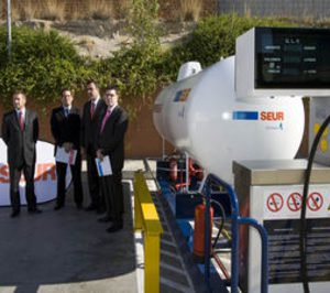 Seur comienza a incluir en su flota vehículos propulsados con gas licuado