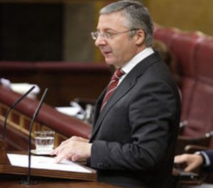 Blanco defiende un marco estable y más eficaz en la nueva Ley de Puertos