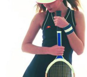 La familia Borja crea Dicaltex para distribuir Speedo y Ellesse