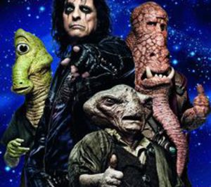 Saturn cambia a la mujer cyborg azul por Alice Cooper