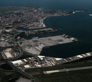 Ángel Yllera invertirá 2,5 M en sus nuevos almacenes del puerto de Santander