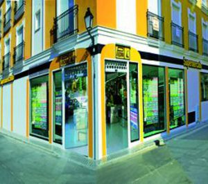 Piedra Trujillo reajusta su red comercial