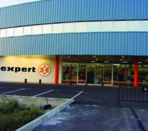 Unebsa plantea dos grandes tiendas a medio plazo