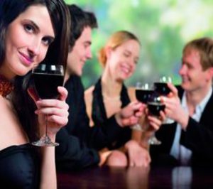 ¿Quién bebe vino y por qué? Una radiografía del consumidor español