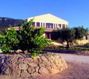 Casa de la Ermita absorbe dos de sus filiales