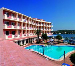 Artiem alquila el menorquín Rey Carlos III