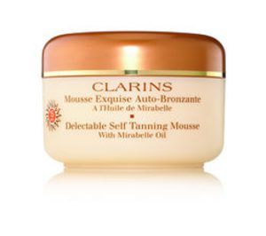 Clarins presenta Mousse Exquise Auto-Bronzante