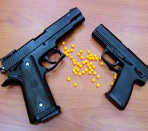 Facua asegura que se están vendiendo pistolas de imitación peligrosas