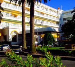 Hesperia abre en Barcelona y deja de explotar el Gran Hotel La Toja