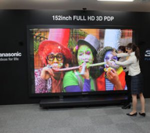 Panasonic presenta un pantalla 3D de 152 en el CES
