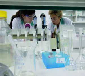 Rovi dejará de distribuir los implantes para cirugía estética de Pérouse