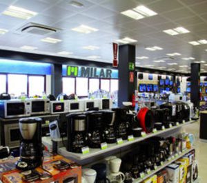 Híper Usera entra en el mercado electro de la mano de  Proselco