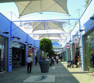 Las operaciones de locales comerciales se repliegan