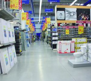 Bricoking abre centro en Ribeira