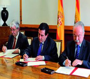 El puerto de Algeciras y Plaza firman un convenio para potenciar su colaboración