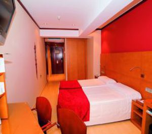 El Occidental Reding incorpora nuevo mobiliario en habitaciones y salón