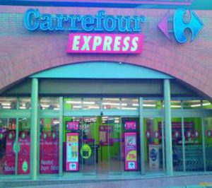 Carrefour compra activos pero anuncia nuevos cierres