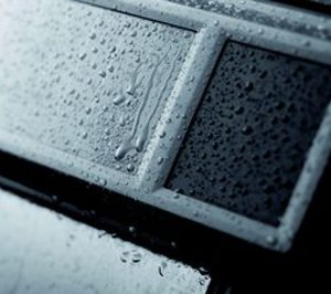 Velux incorpora un sensor de lluvia a sus ventanas solares