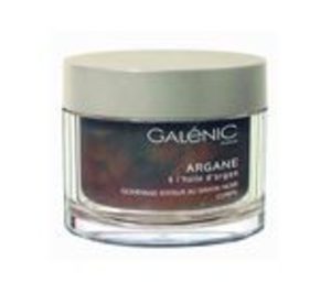 Pierre Fabre Ibérica lanza un exfoliante de Galenic con jabón negro 