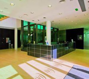 IVI factura 105 M en 2009 con 20 clínicas operativas