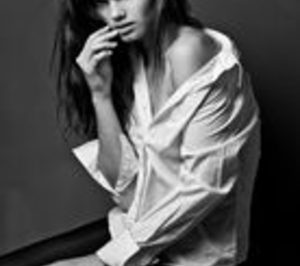 LOréal presenta a Lisalla Montenegro como nueva imagen de Maybelline