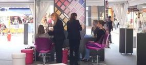 If maquilla a las aspirantes a modelo del Elite Model Look