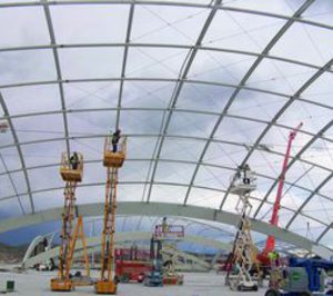 Banesto se hace con el control de Hune