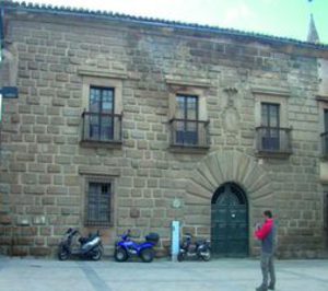 Huerta Honda inicia la reconversión en hotel del Palacio de Carvajal Girón