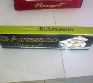 Mira y Llorens lanza nuevos turrones para captar clientes