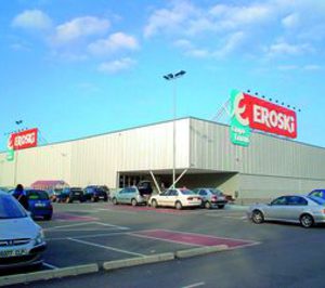 Una sentencia dictamina que el Eroski de Castro Urdiales funciona de forma ilícita desde 2003