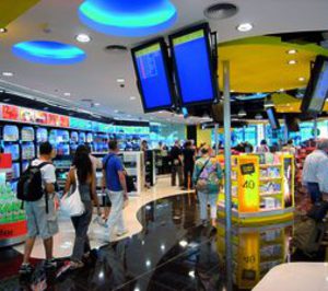 Tras la prueba piloto de Barcelona, Aldeasa ultima su primera tienda Walk-Through