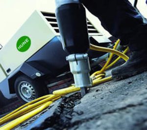 Hune reduce sus deudas un 43%