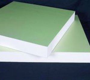 Un incendio arrasa la planta de Distribuidora Polo