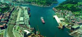 El puerto de Pasajes recibe la solicitud para la ocupación de varios de sus almacenes