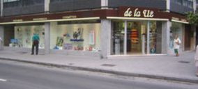 De la Uz absorbe dos sociedades del grupo homónimo